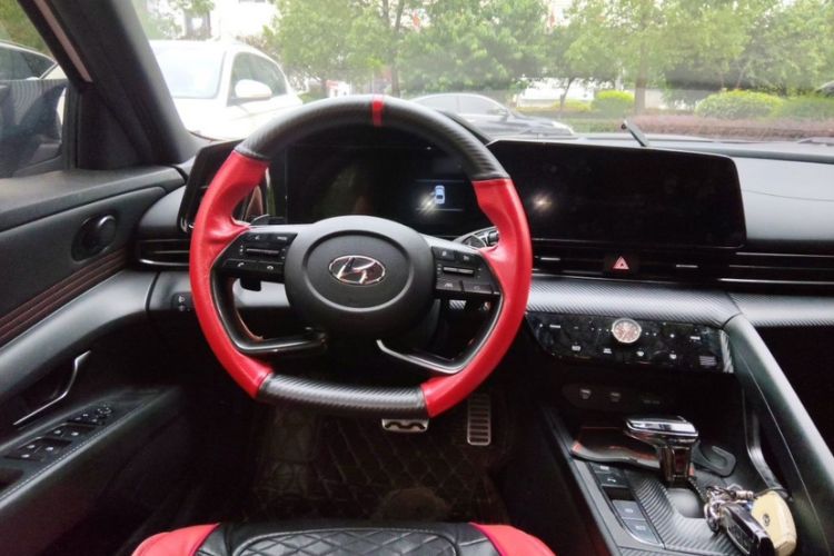 Used Hyundai Elantra 2021 240TGDi DCT LUX Prestige Edition Interior 3