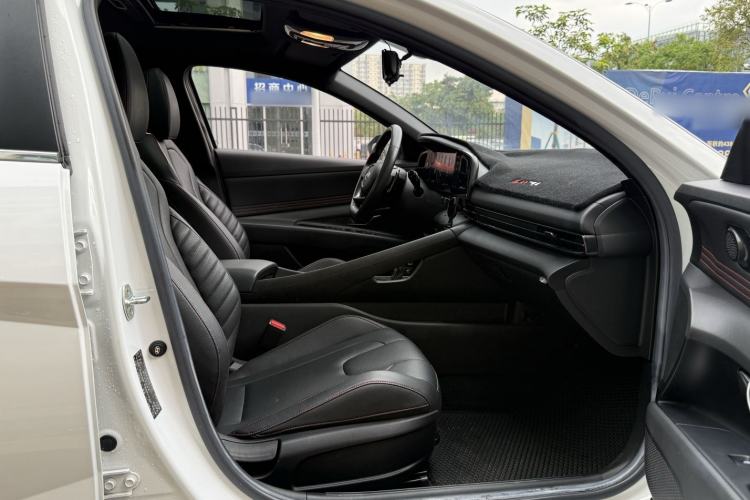 Used Hyundai Elantra 2021 240TGDi DCT LUX Prestige Edition Interior 6