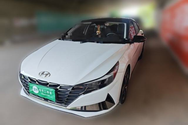 Ojetý Hyundai Elantra 2021 1.5L CVT LUX Prestige Edition