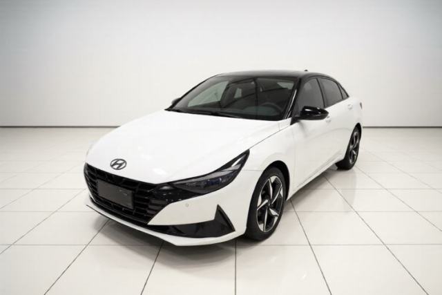Ojetý Hyundai Elantra 2021 1.5L CVT LUX Prestige Edition