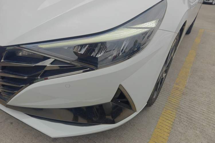 Used Hyundai Elantra 2021 1.5L CVT GLX Elite Edition Left Front Headlight