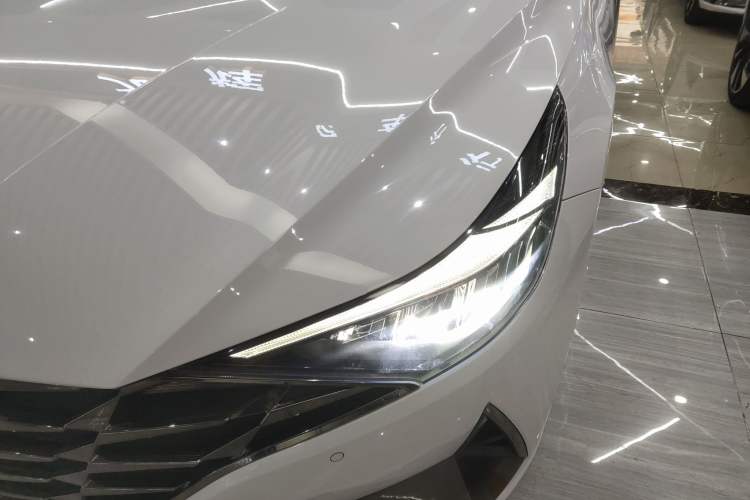 Used Hyundai Elantra 2021 1.5L CVT GLX Elite Edition Left Front Headlight