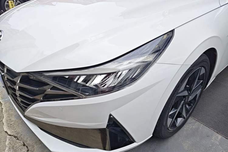 Used Hyundai Elantra 2021 1.5L CVT GLX Elite Edition Left Front Headlight
