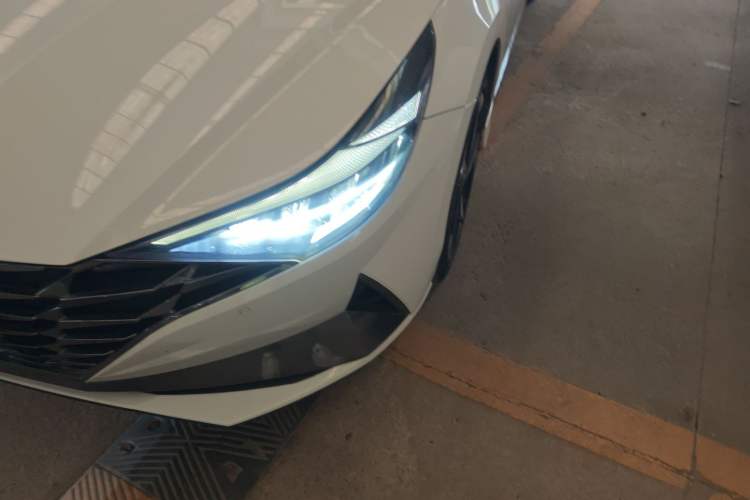 Used Hyundai Elantra 2021 1.5L CVT GLX Elite Edition Left Front Headlight