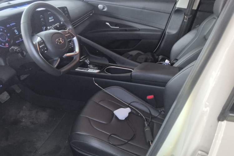 Used Hyundai Elantra 2021 1.5L CVT GLX Elite Edition Left Front Seat