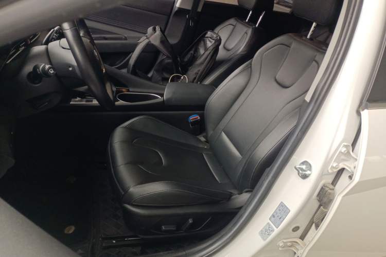 Used Hyundai Elantra 2021 1.5L CVT LUX Prestige Edition Left Front Seat