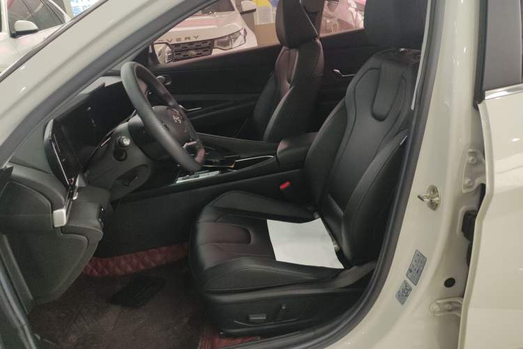 Used Hyundai Elantra 2021 1.5L CVT LUX Prestige Edition Left Front Seat