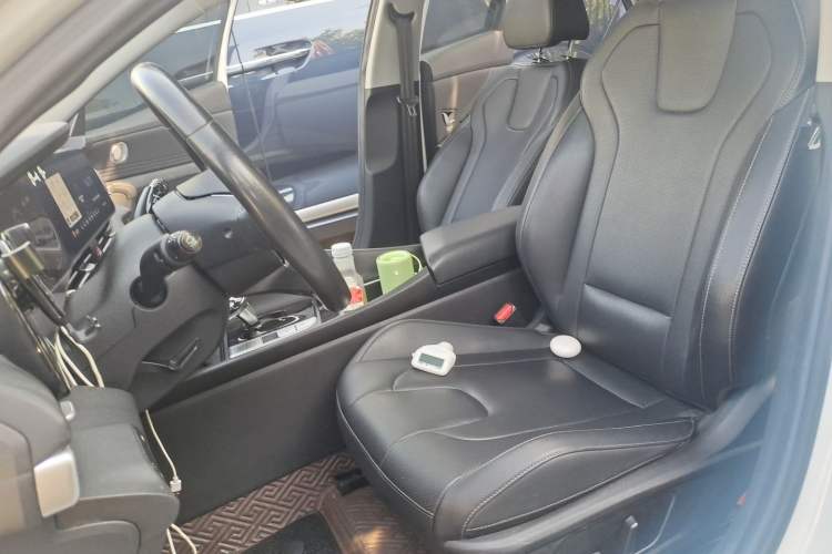 Used Hyundai Elantra 2021 1.5L CVT LUX Prestige Edition Left Front Seat