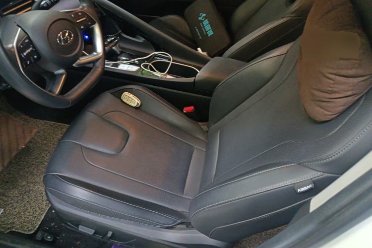 Used Hyundai Elantra 2021 1.5L CVT LUX Prestige Edition Left Front Seat