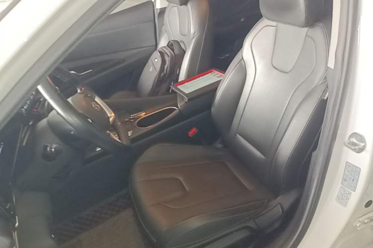 Used Hyundai Elantra 2021 1.5L CVT GLX Elite Edition Left Front Seat