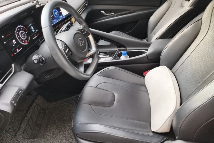 Used Hyundai Elantra 2021 1.5L CVT LUX Prestige Edition Left Front Seat