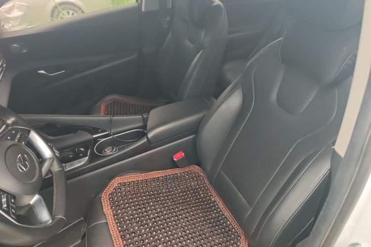 Used Hyundai Elantra 2021 1.5L CVT LUX Prestige Edition Left Front Seat