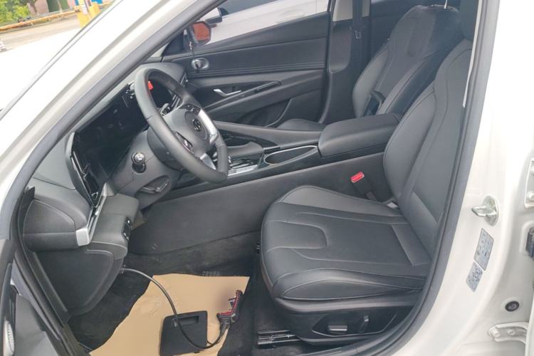Used Hyundai Elantra 2021 1.5L CVT LUX Prestige Edition Left Front Seat