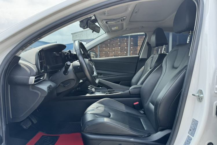 Used Hyundai Elantra 2021 1.5L CVT LUX Prestige Edition Left Front Seat