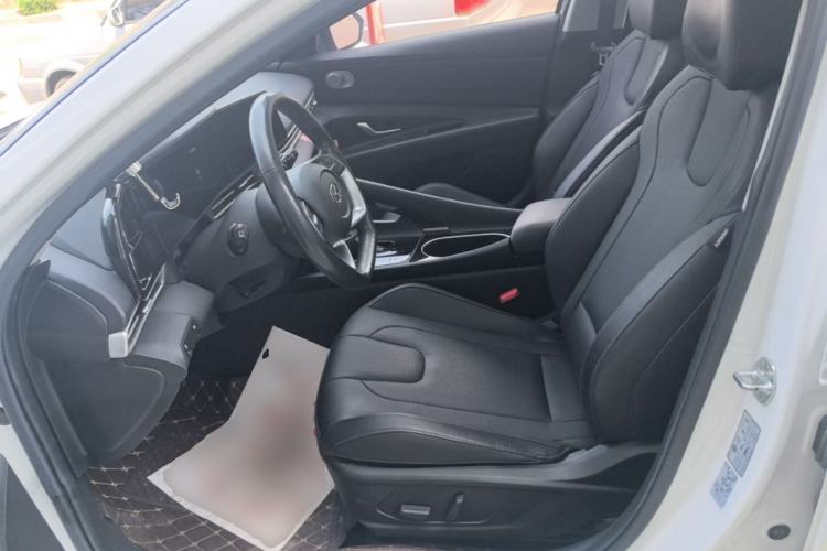 Used Hyundai Elantra 2021 1.5L CVT LUX Prestige Edition Left Front Seat