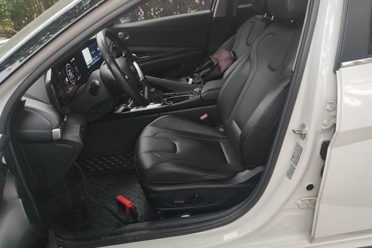 Used Hyundai Elantra 2021 1.5L CVT LUX Prestige Edition Left Front Seat