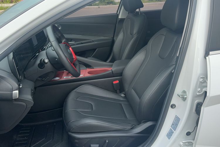 Used Hyundai Elantra 2021 1.5L CVT LUX Prestige Edition Left Front Seat