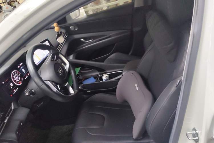 Used Hyundai Elantra 2021 1.5L CVT LUX Prestige Edition Left Front Seat
