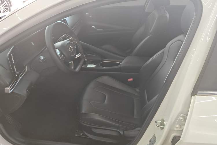 Used Hyundai Elantra 2021 1.5L CVT GLX Elite Edition Left Front Seat