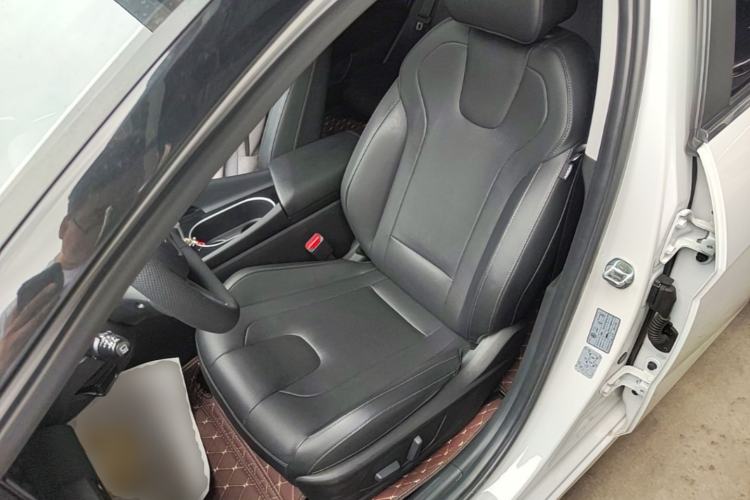 Used Hyundai Elantra 2021 1.5L CVT LUX Prestige Edition Left Front Seat