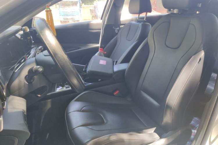 Used Hyundai Elantra 2021 1.5L CVT LUX Prestige Edition Left Front Seat