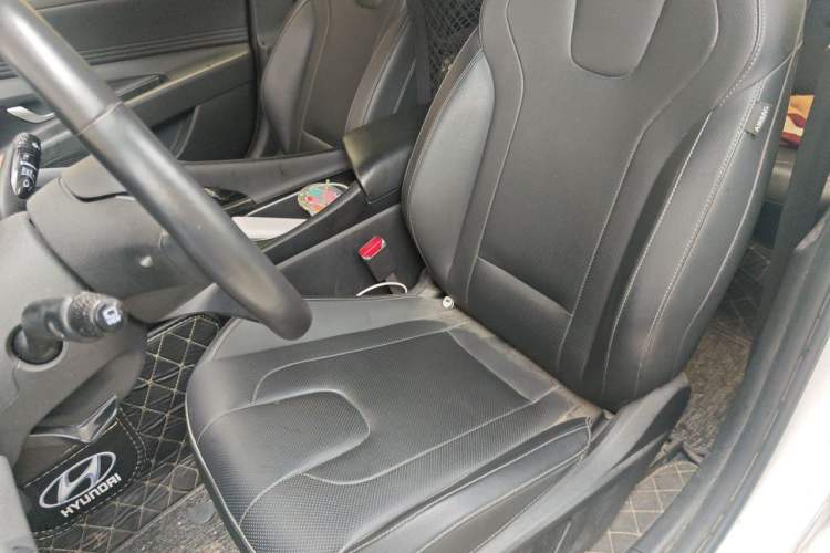 Used Hyundai Elantra 2021 1.5L CVT LUX Prestige Edition Left Front Seat