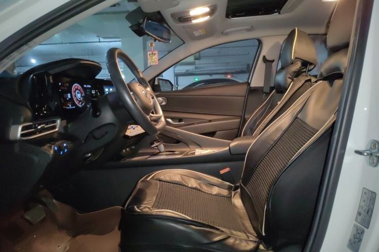 Used Hyundai Elantra 2021 1.5L CVT LUX Prestige Edition Left Front Seat