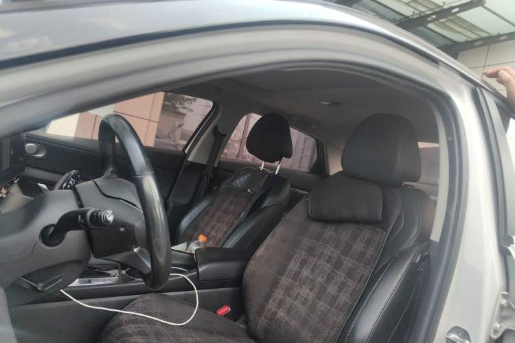 Used Hyundai Elantra 2021 1.5L CVT GLX Elite Edition Left Front Seat
