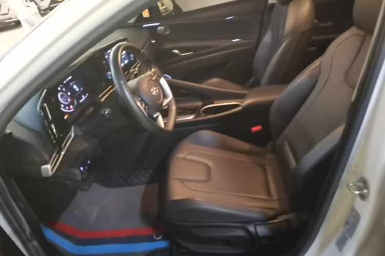 Used Hyundai Elantra 2021 1.5L CVT GLX Elite Edition Left Front Seat