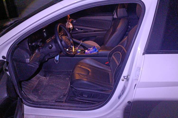 Used Hyundai Elantra 2021 1.5L CVT LUX Prestige Edition Left Front Seat