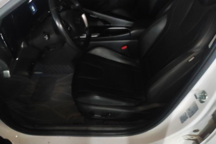 Used Hyundai Elantra 2021 1.5L CVT LUX Prestige Edition Left Front Seat