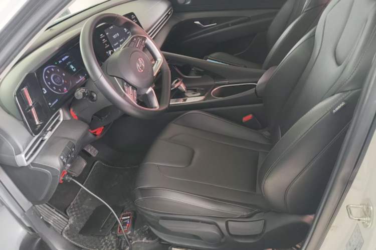 Used Hyundai Elantra 2021 1.5L CVT GLX Elite Edition Left Front Seat