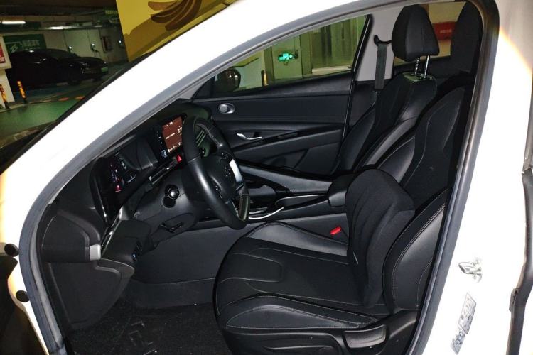 Used Hyundai Elantra 2021 1.5L CVT GLX Elite Edition Left Front Seat