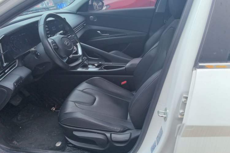 Used Hyundai Elantra 2021 1.5L CVT GLX Elite Edition Left Front Seat