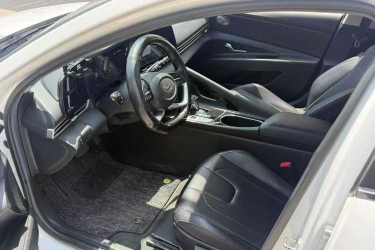 Used Hyundai Elantra 2021 1.5L CVT GLX Elite Edition Left Front Seat