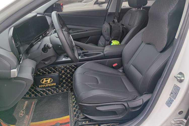 Used Hyundai Elantra 2021 1.5L CVT GLX Elite Edition Left Front Seat