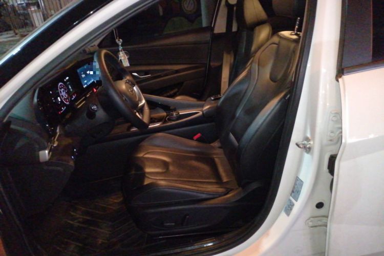 Used Hyundai Elantra 2021 1.5L CVT LUX Prestige Edition Left Front Seat