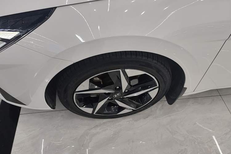 Used Hyundai Elantra 2021 1.5L CVT LUX Prestige Edition Left Front Wheel Hub