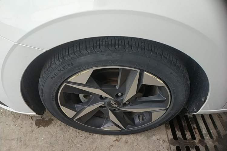 Used Hyundai Elantra 2021 1.5L CVT LUX Prestige Edition Left Front Wheel Hub