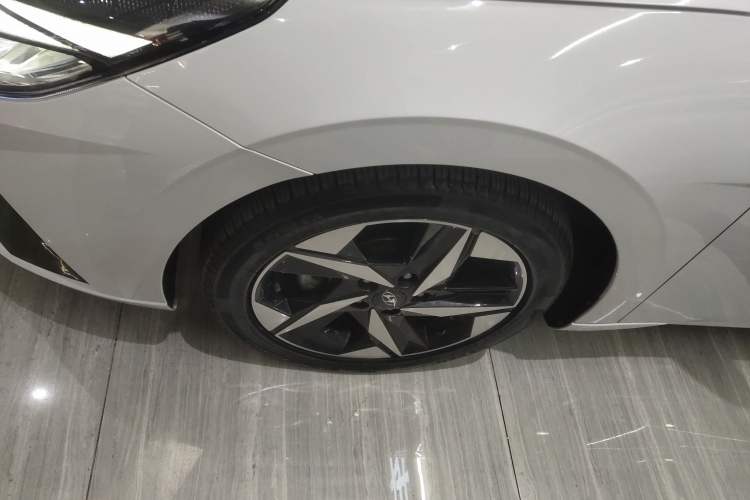 Used Hyundai Elantra 2021 1.5L CVT GLX Elite Edition Left Front Wheel Hub