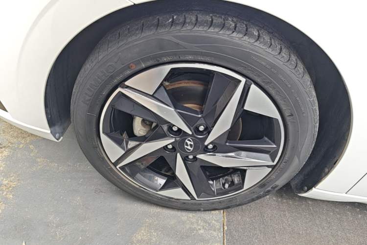 Used Hyundai Elantra 2021 1.5L CVT GLX Elite Edition Left Front Wheel Hub