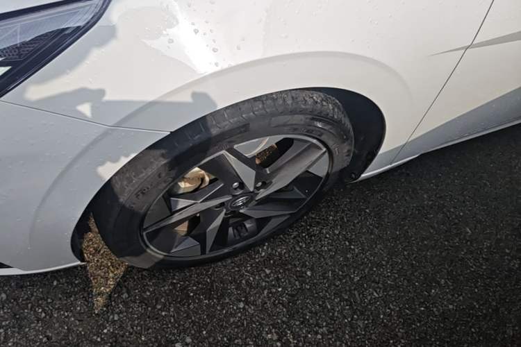Used Hyundai Elantra 2021 1.5L CVT LUX Prestige Edition Left Front Wheel Hub