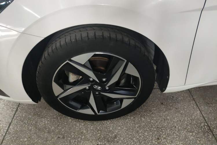 Used Hyundai Elantra 2021 240TGDi DCT LUX Prestige Edition Left Front Wheel Hub