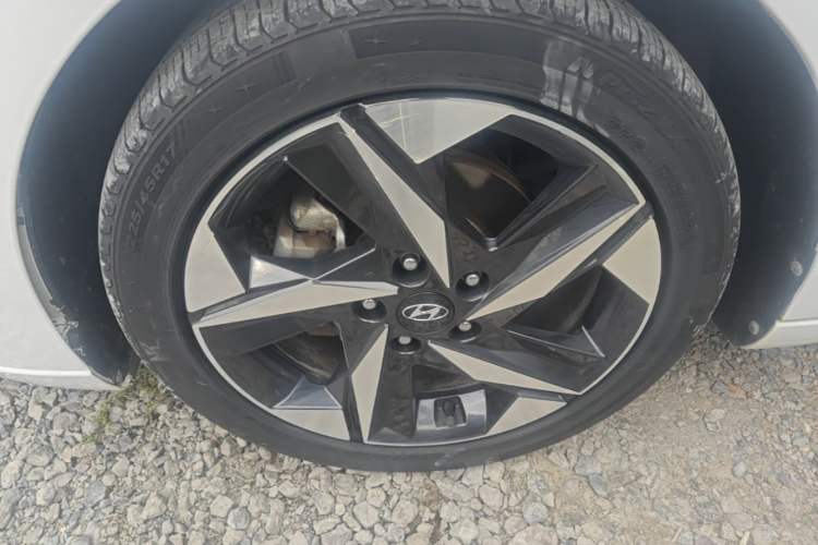Used Hyundai Elantra 2021 1.5L CVT LUX Prestige Edition Left Front Wheel Hub