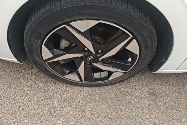 Used Hyundai Elantra 2021 1.5L CVT LUX Prestige Edition Left Front Wheel Hub