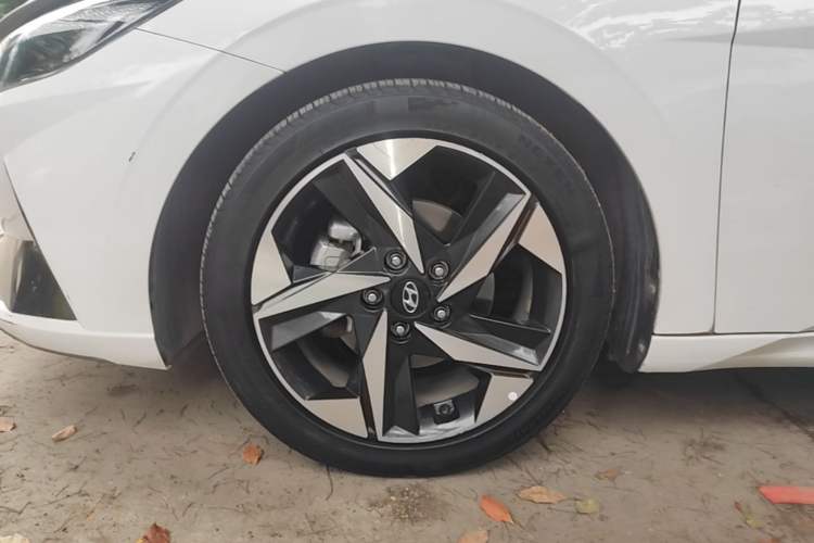 Used Hyundai Elantra 2021 1.5L CVT LUX Prestige Edition Left Front Wheel Hub