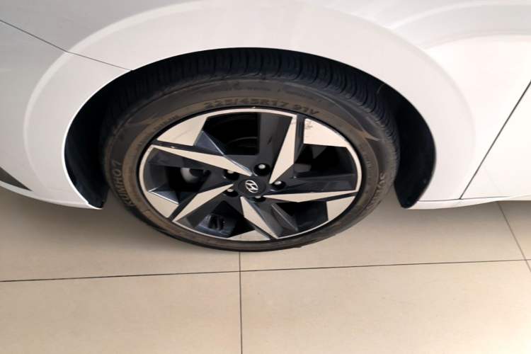 Used Hyundai Elantra 2021 1.5L CVT TOP Flagship Edition Left Front Wheel Hub