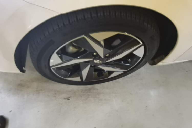 Used Hyundai Elantra 2021 1.5L CVT GLX Elite Edition Left Front Wheel Hub