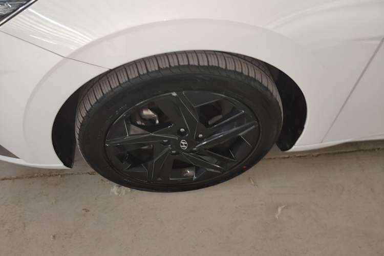 Used Hyundai Elantra 2021 1.5L CVT GLX Elite Edition Left Front Wheel Hub