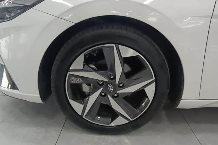 Used Hyundai Elantra 2021 1.5L CVT GLX Elite Edition Left Front Wheel Hub